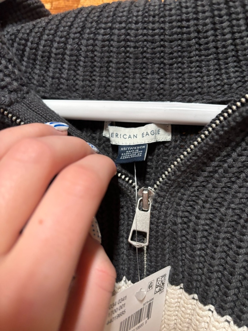 American Eagle Outfitters Cropped Half-Zip Sweater - Cream & Charcoal - Picture 4 of 5